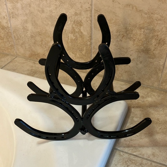 Handmade horseshoe wine bottle holder - Picture 2 of 9